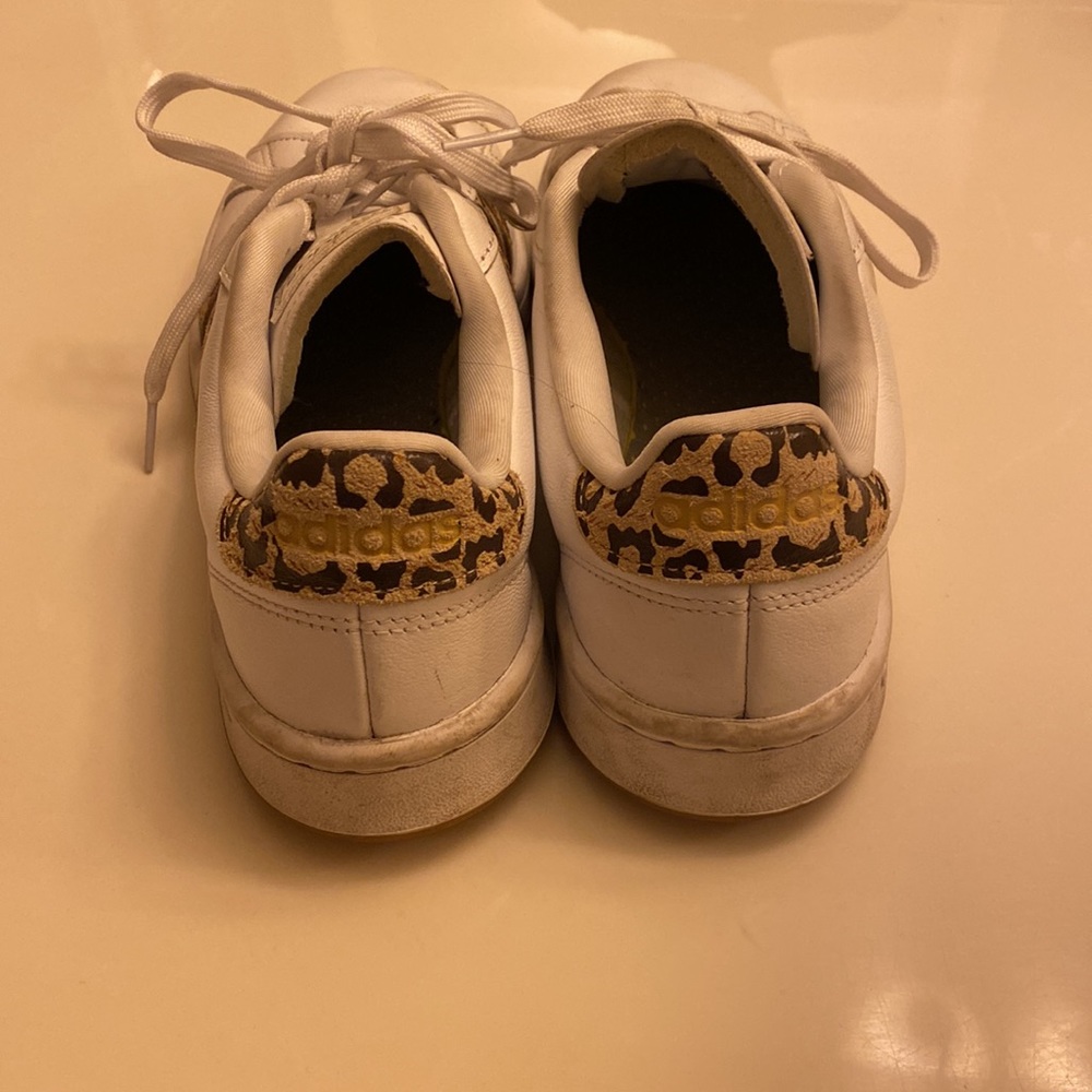 Adidas woman’s Cloudfoam Comfort Athletic Shoes with Cheetah stripe size 8.5 - Picture 3 of 9